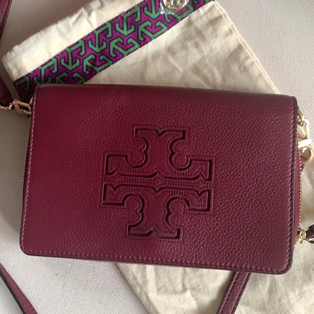 Tory Burch crossbody purse/wallet